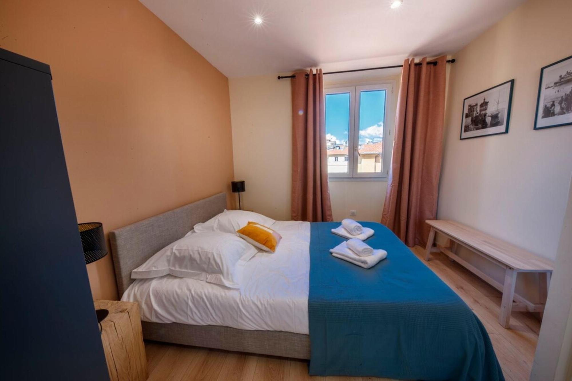 Cœur Du Vieux Nice: Bel Moderne Rénové Appartement