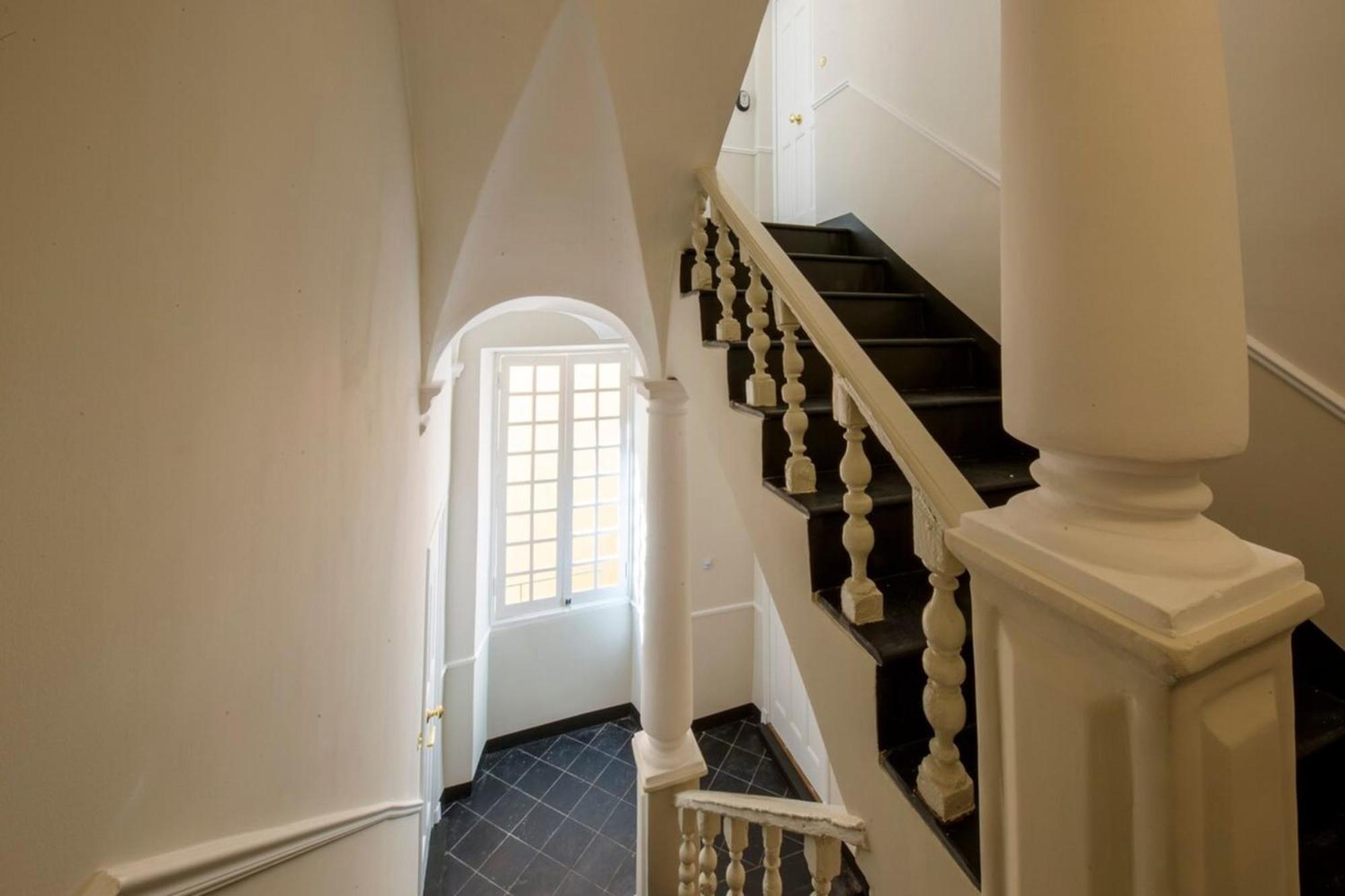 Cœur Du Vieux Nice: Bel Moderne Rénové Appartement