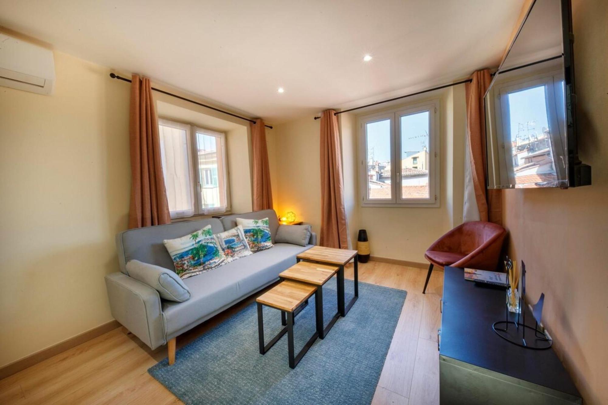 Cœur Du Vieux Nice: Bel Moderne Rénové Appartement