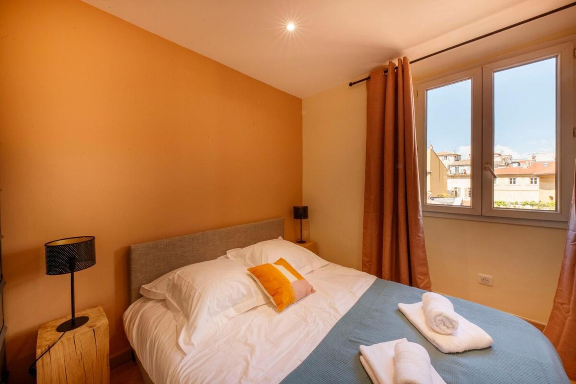 Appartement Cœur Du Vieux Nice: Bel Moderne Rénové Nice