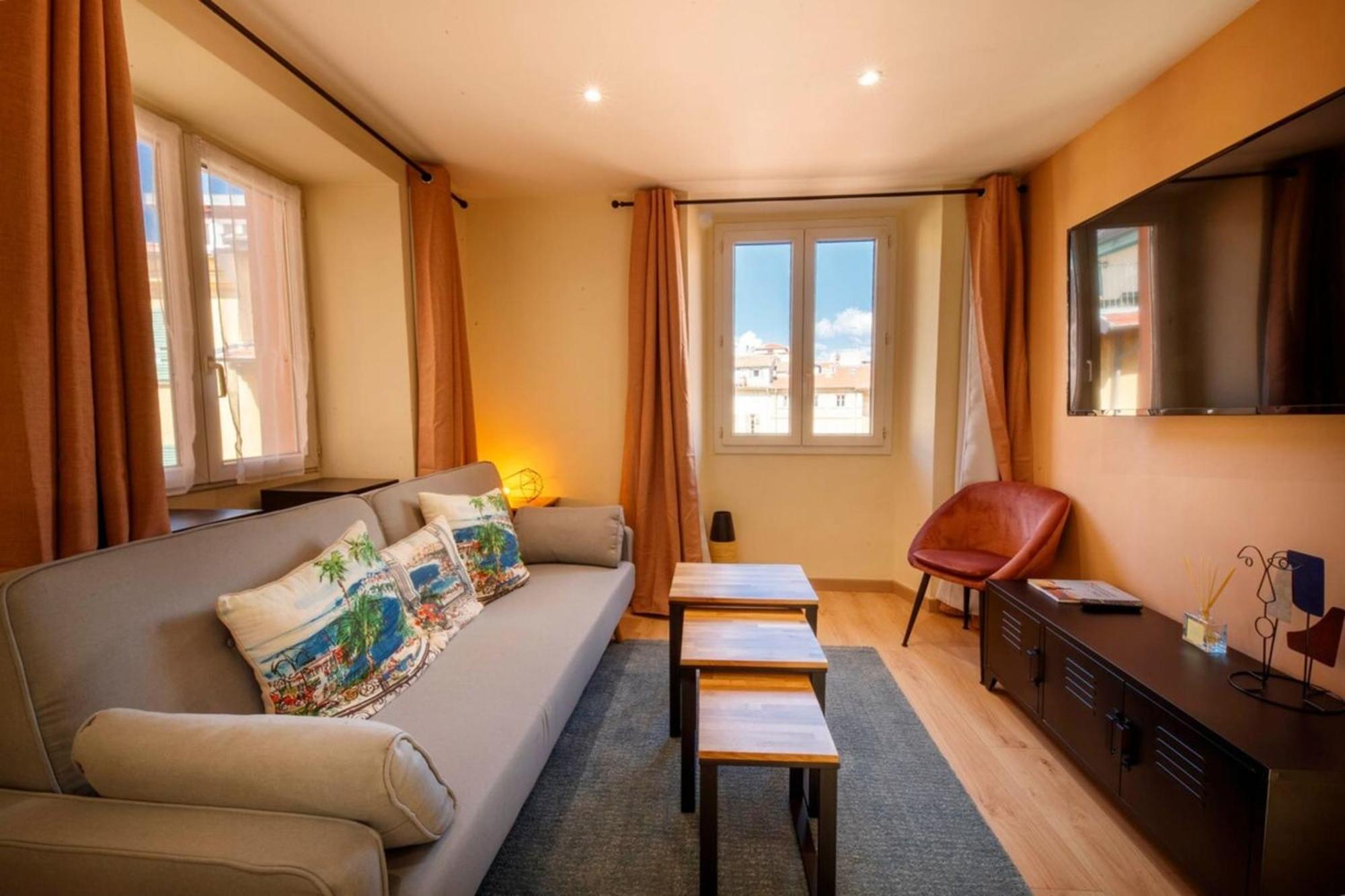 Cœur Du Vieux Nice: Bel Moderne Rénové Appartement *