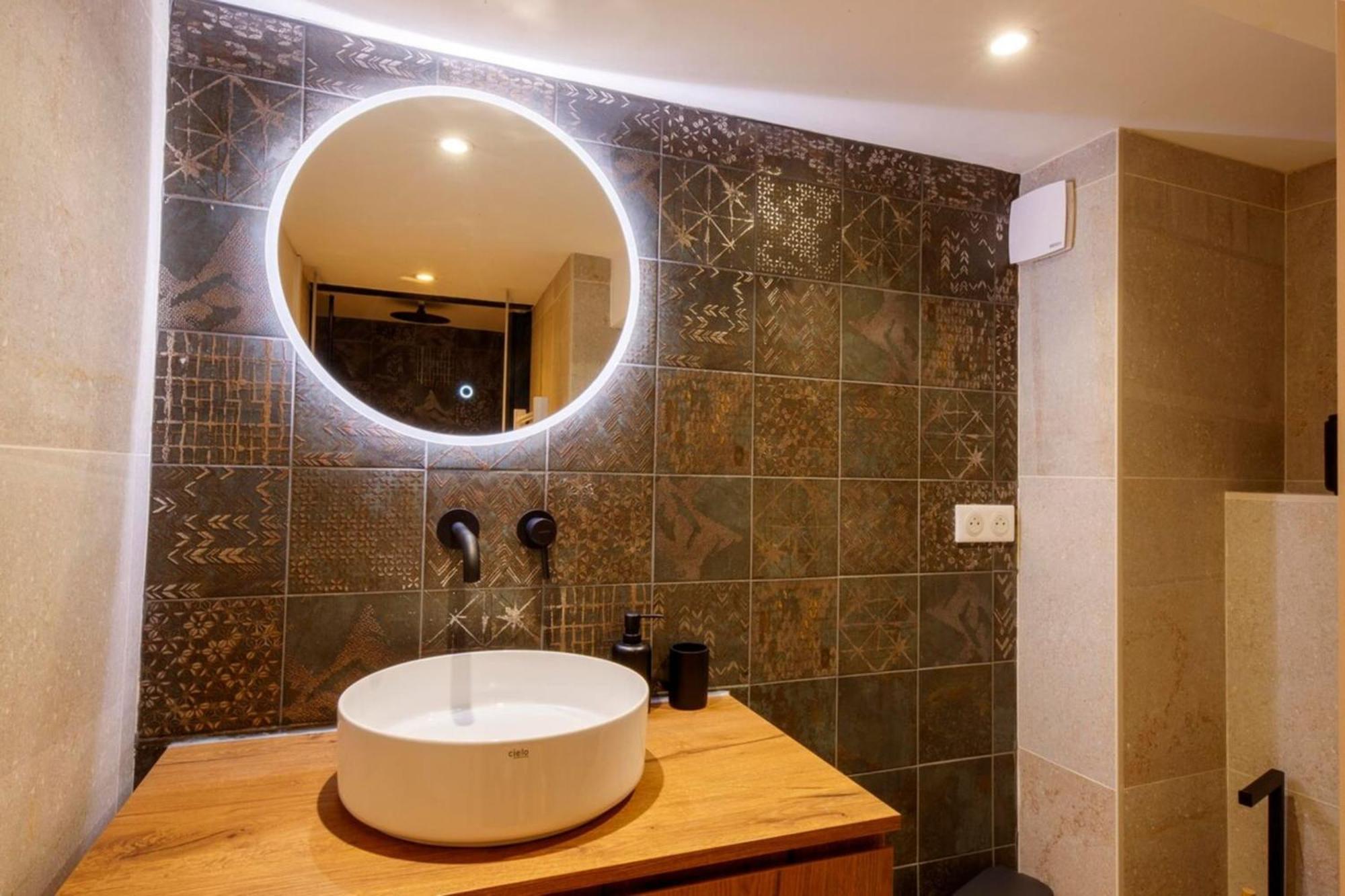 Cœur Du Vieux Nice: Bel Moderne Rénové Appartement Nice