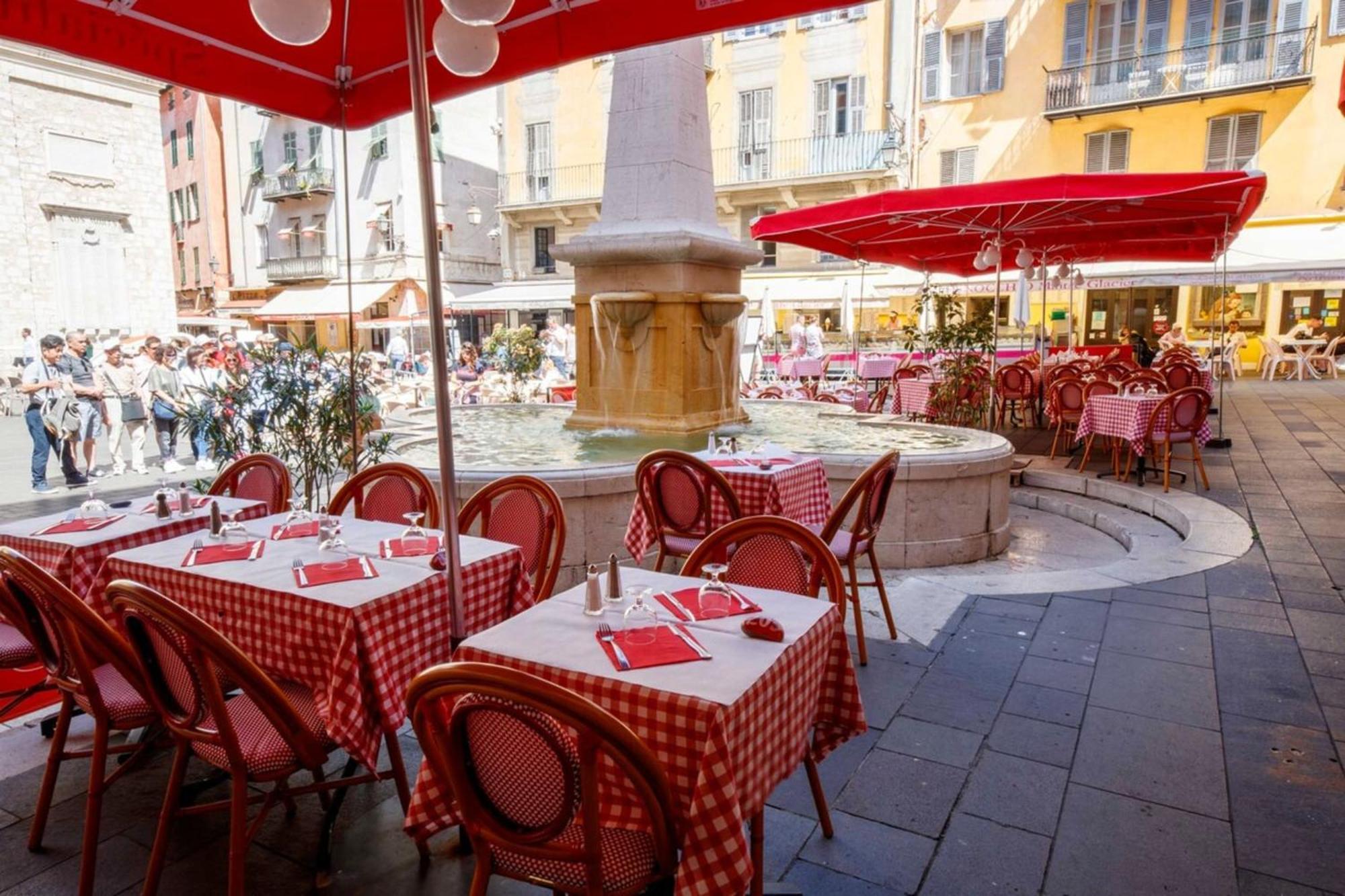 Appartement Cœur Du Vieux Nice: Bel Moderne Rénové Nice
