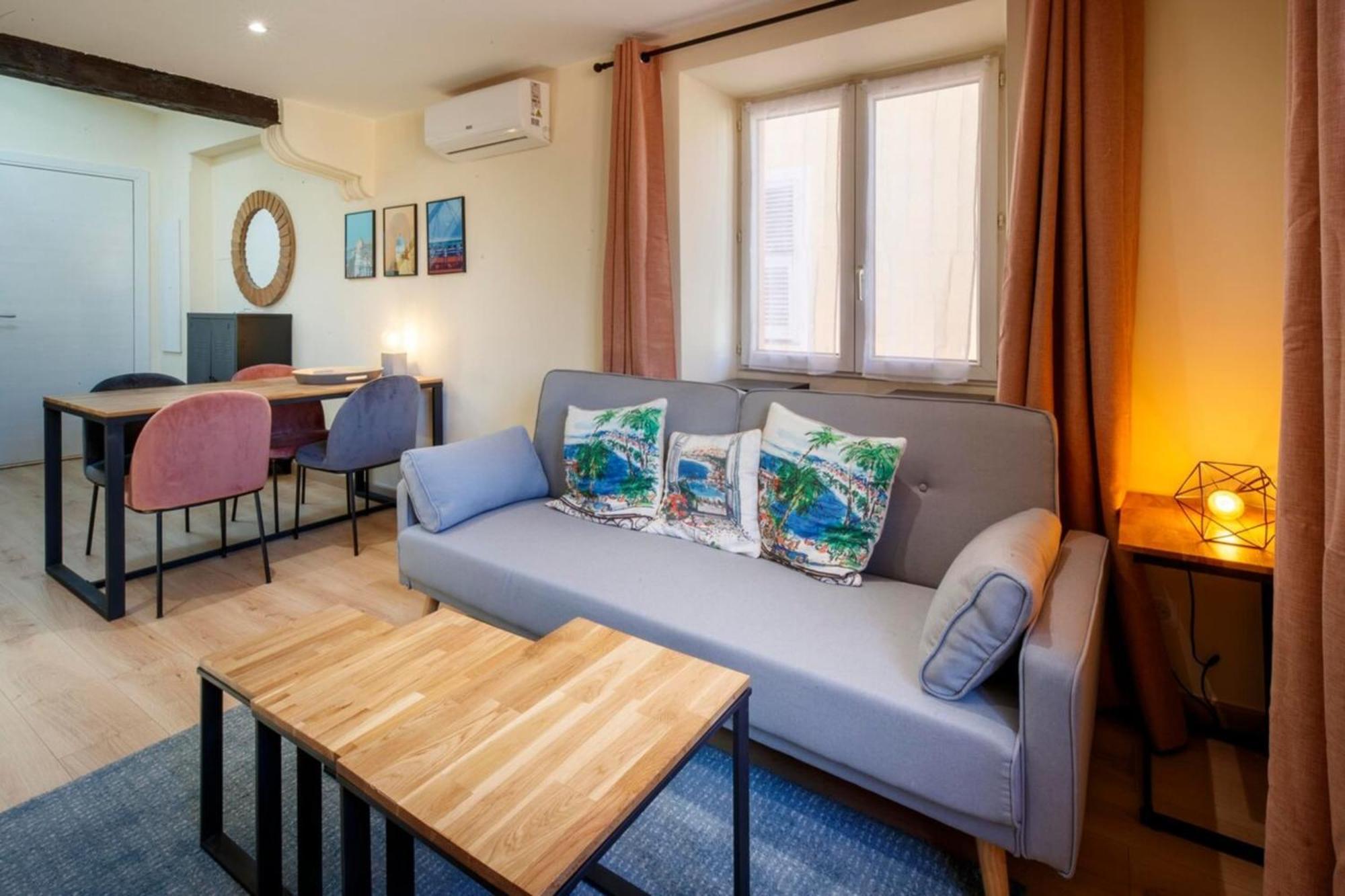 Appartement Cœur Du Vieux Nice: Bel Moderne Rénové